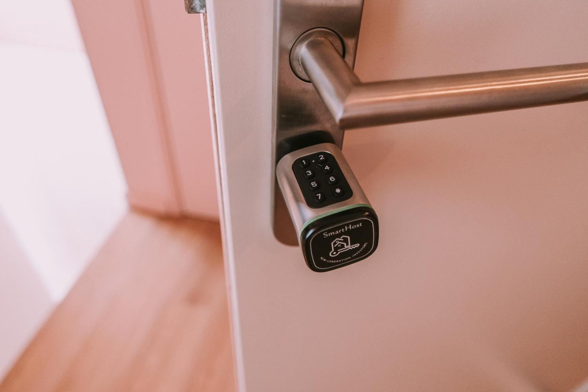 شقة Quietude-Loft Neuf-Clim & Parking روكفور-لا-بيدول المظهر الخارجي الصورة